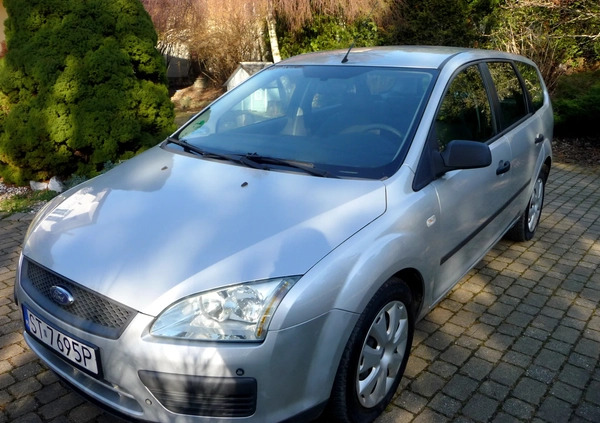 Ford Focus cena 7900 przebieg: 228000, rok produkcji 2005 z Września małe 742